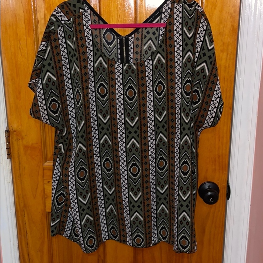 Patterned Orange /Green Fashion to figure shirt
